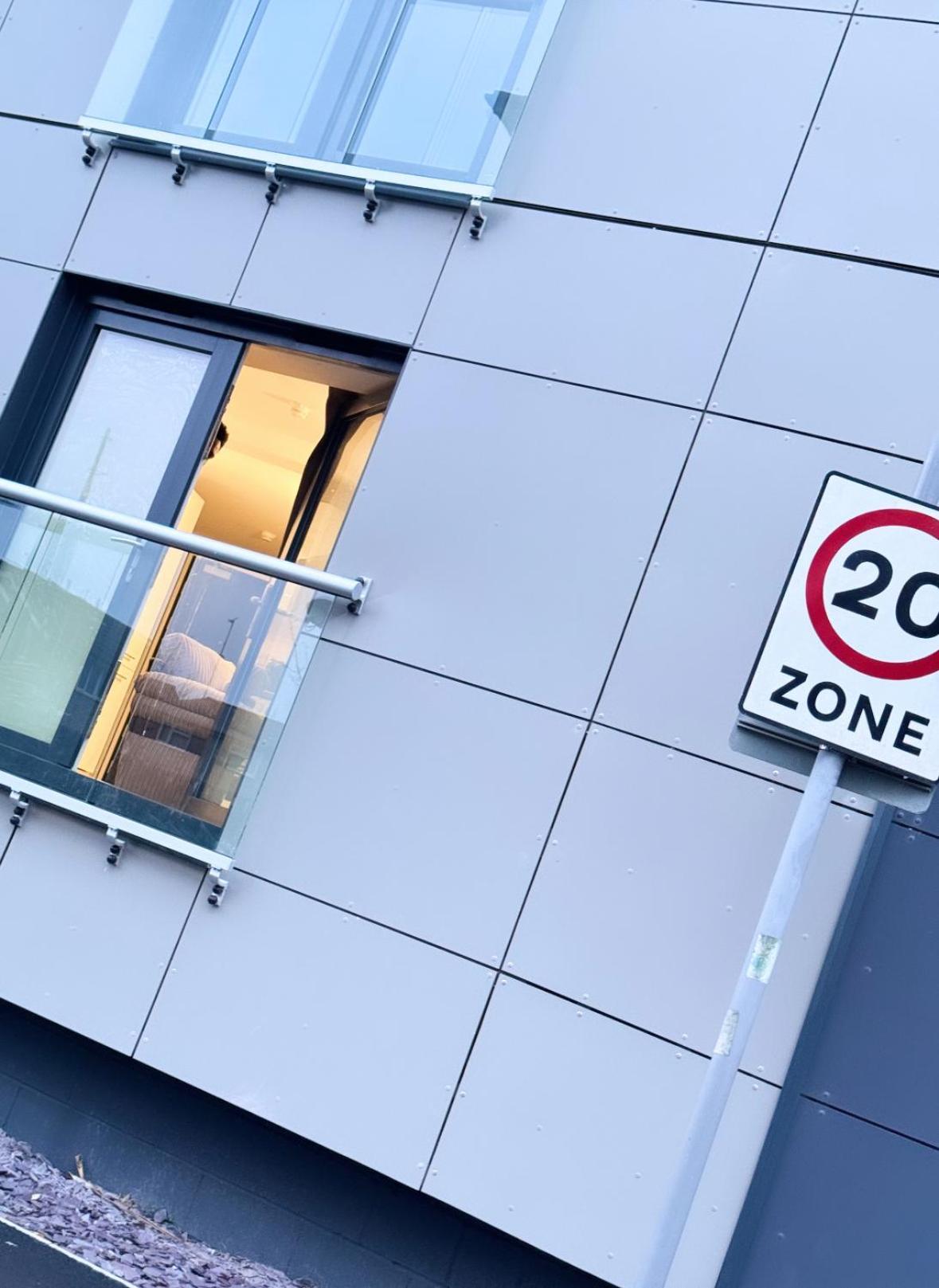 Luxury 2 Bedroom Apartment In Manchester City Centre - Free Parking المظهر الخارجي الصورة